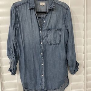 Blue Denim jean shirt / blouse. Button down. Long Sleeve. Medium. Sneak Peek